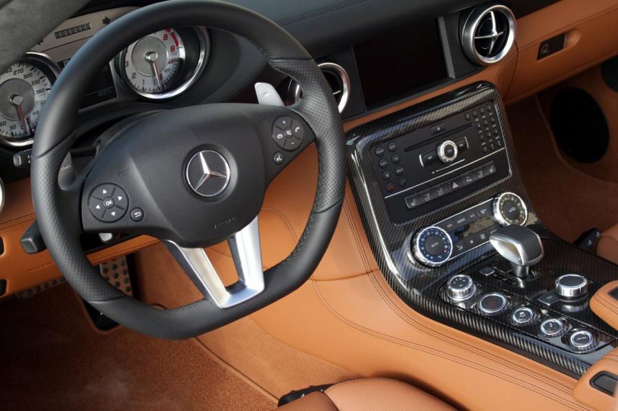  Mercedes-Benz SLS AMG Roadster 2012 года  (фото 90 из 198)
